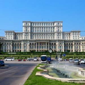 Facciata del parlamento di Bucarest