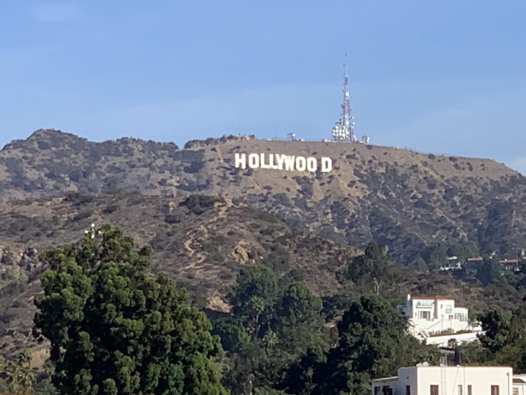 La collina di Hollywood in una giornata di cielo sereno