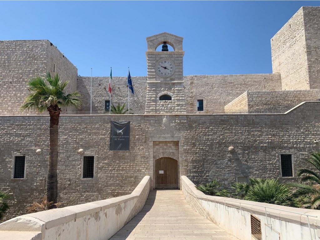 Facciata del Castello di Trani